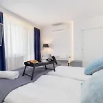 Luxurious Apartment Kraków Rozdroże by Renters Prestige